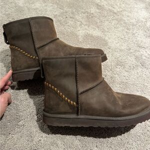 UGG Mini Deco short men’s boots. Size 12. Great condition!